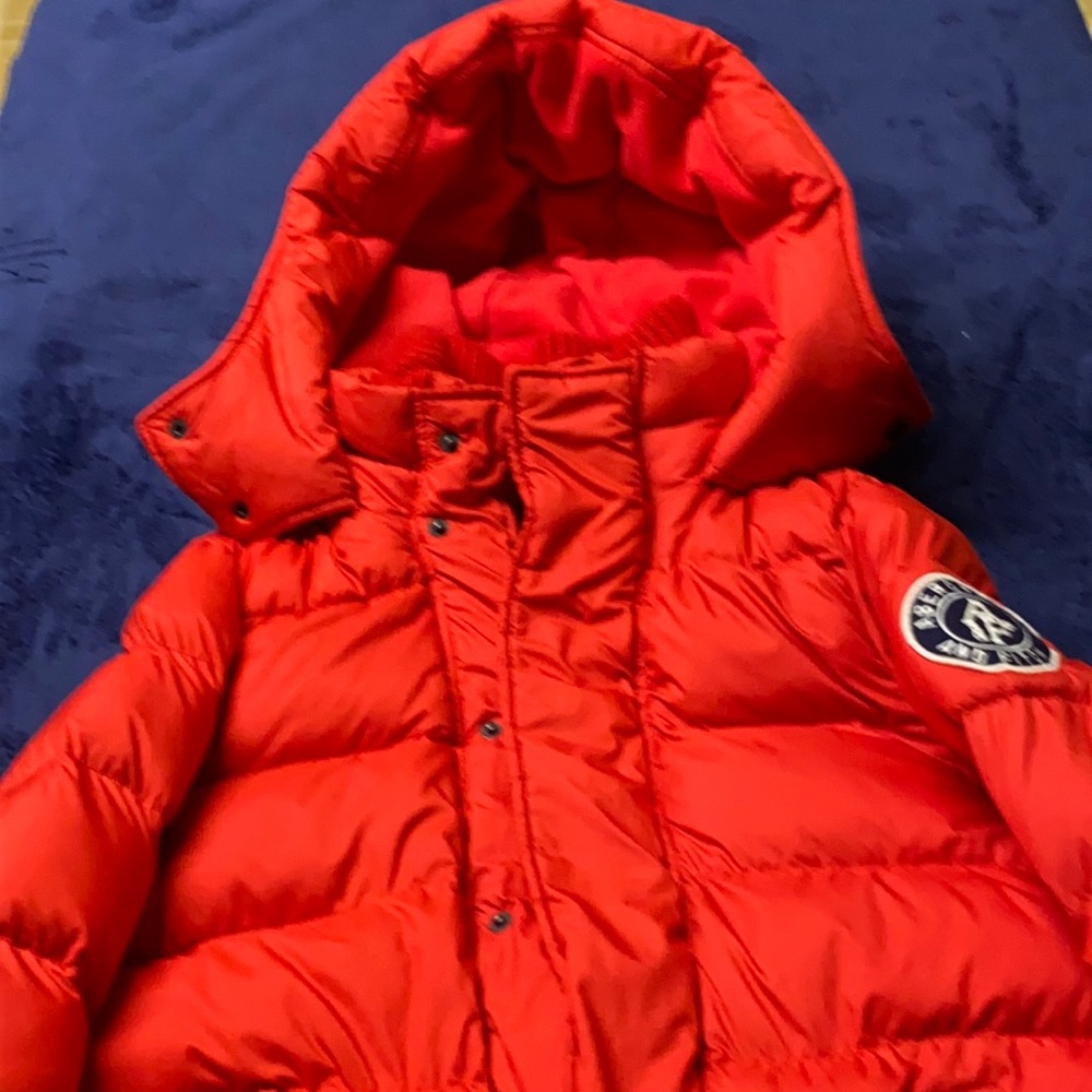 AMBERCROMBIE AND FITCH